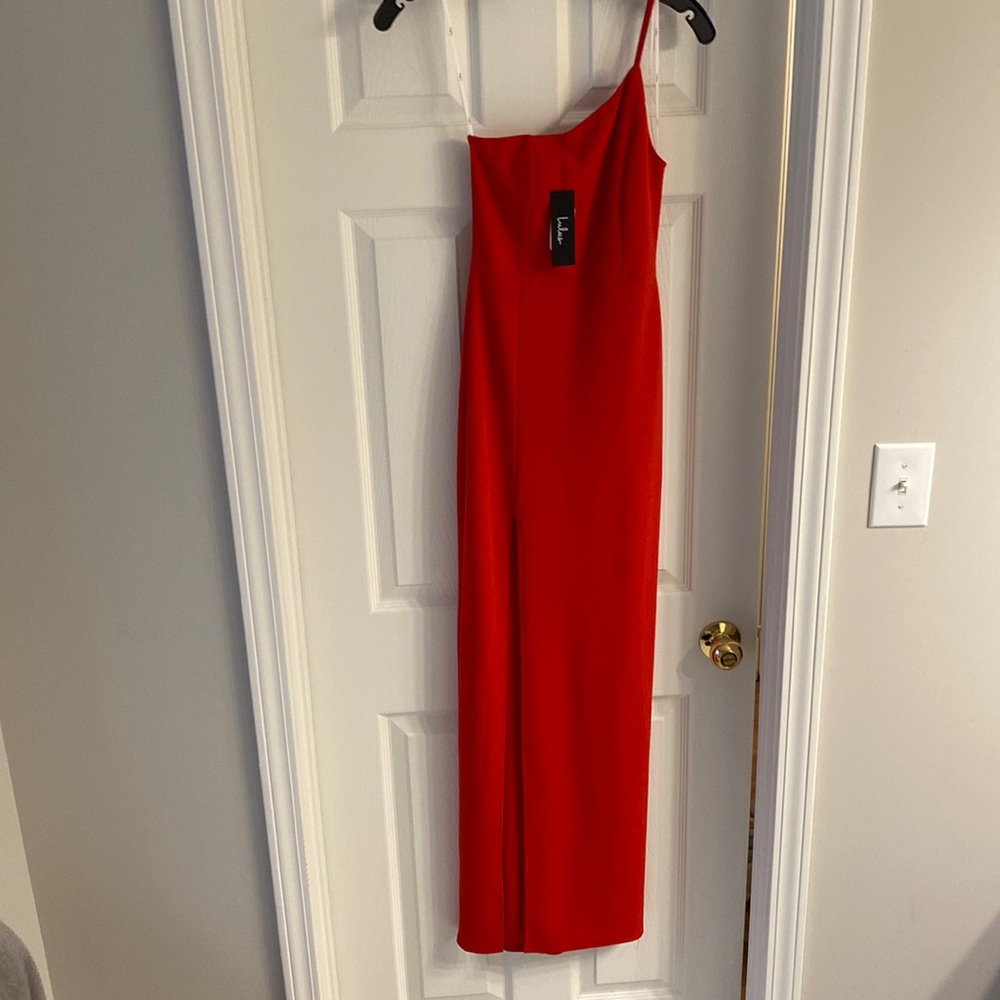 Lulu’s one shoulder Red dress with side slit